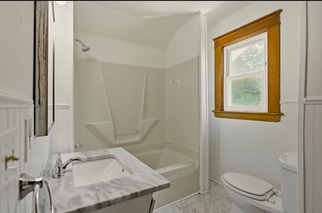 Building Photo - Spacious 3-Bedroom Home with Walk-In Closets!