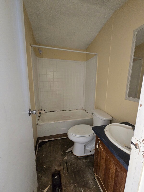 Building Photo - 2115 Cattail Cir