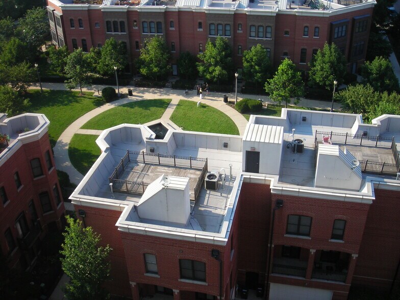 Building Photo - 1525 Sangamon S St