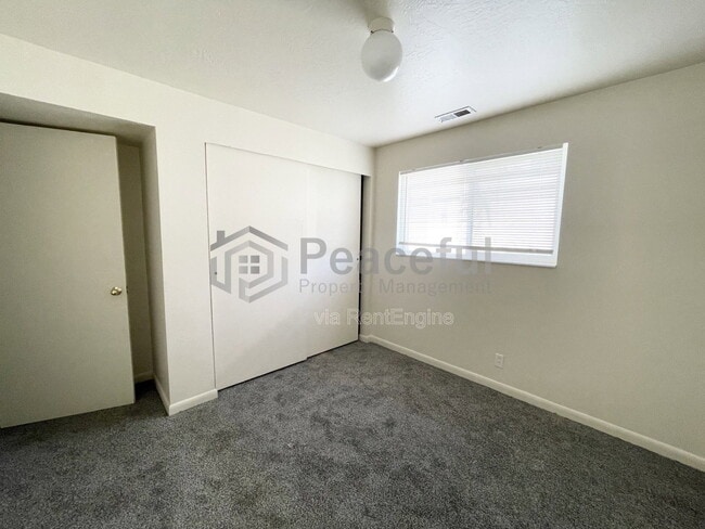 Building Photo - 4693 S Arlington Park Dr