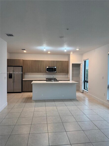 Building Photo - 8363 NW 41st St