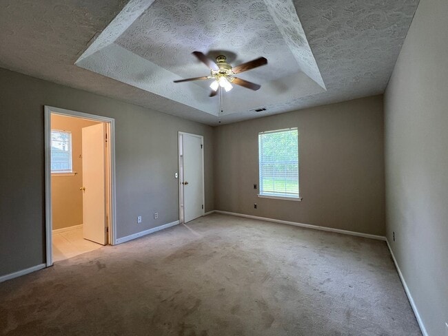 Building Photo - 3 bedroom 2 bath in Goshen Hills