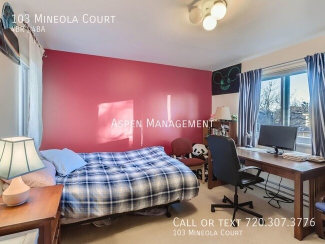 Building Photo - 103 Mineola Ct