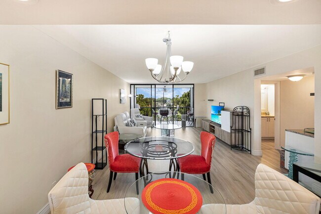 Building Photo - 6562 Boca Del Mar Dr