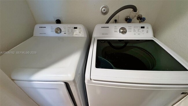 Building Photo - 15810 SW 40th St