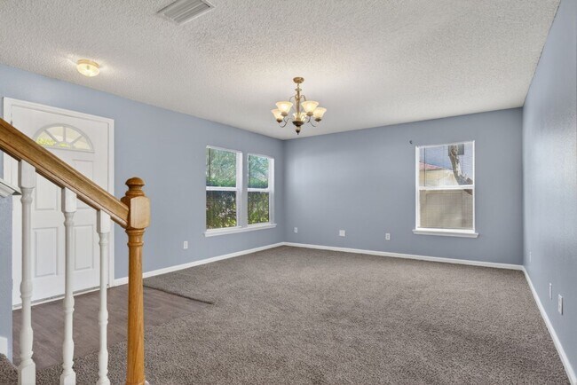 Building Photo - Great location! Great price! Great home!