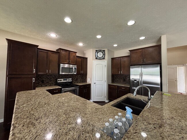 Building Photo - 2625 N 169th St