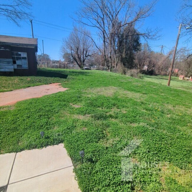 Building Photo - 8 Dargan St