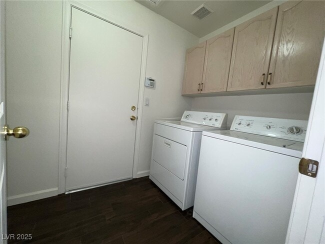 Building Photo - 7916 Thorne Pine Ave