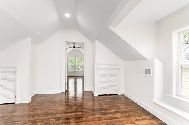 Building Photo - 5341 Magnolia Ave
