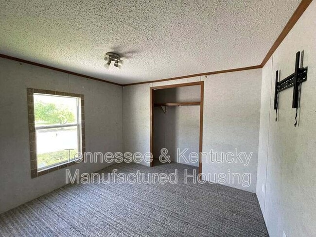Building Photo - 201 Cumberland Ln