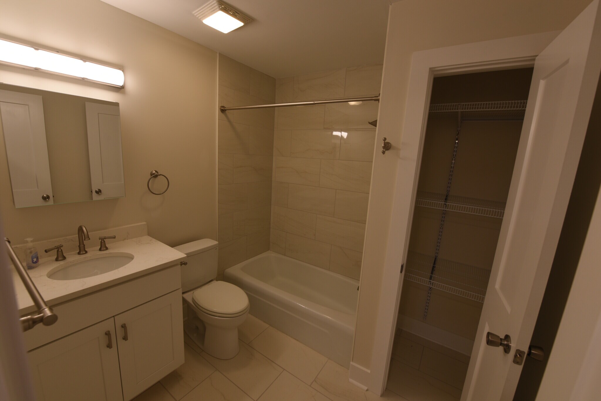 Building Photo - 57 Hanover Cir