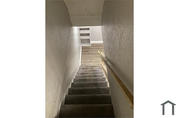 Building Photo - 3 Bedroom 2 Bathroom home