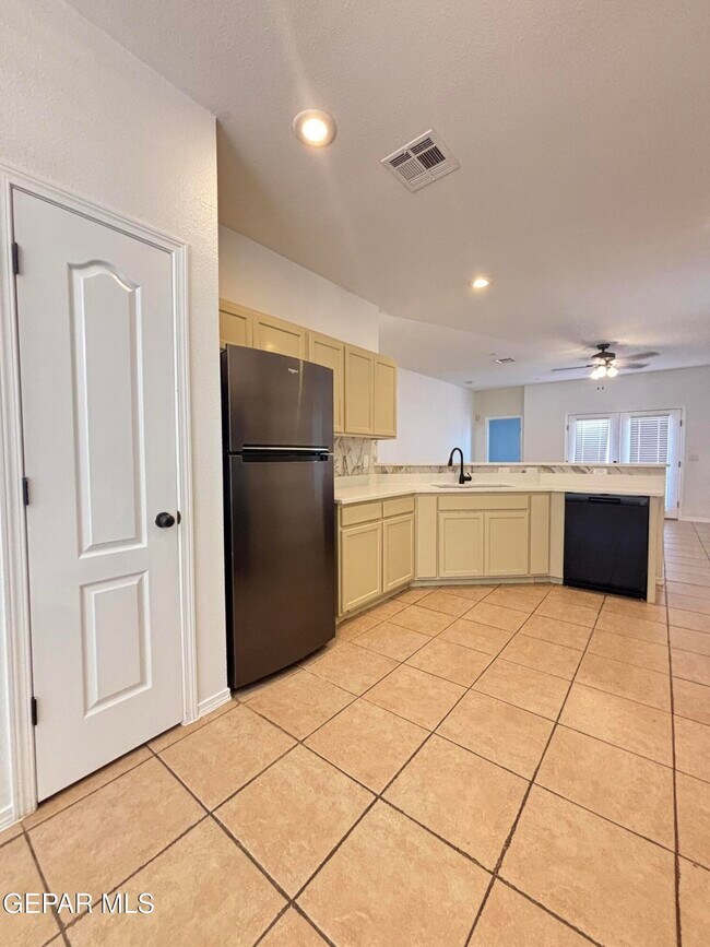 Building Photo - 14749 Sand Gate Dr