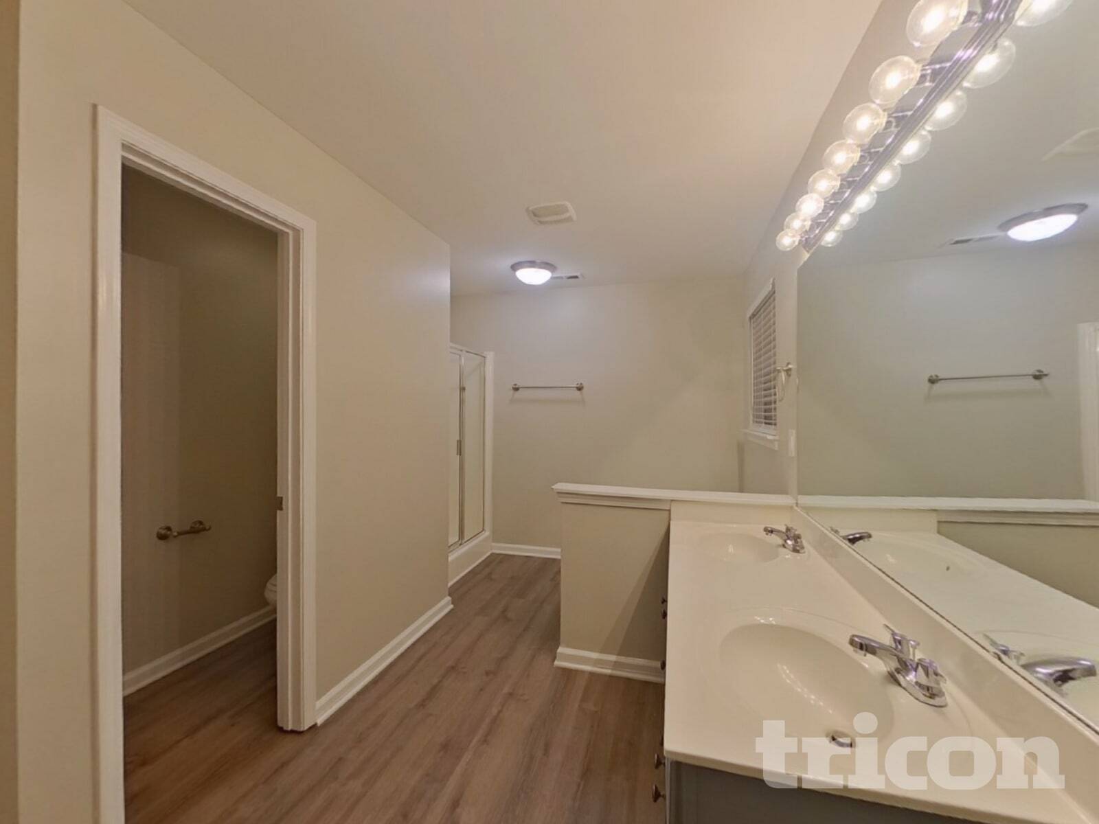 Building Photo - 215 Harrowfield Heights