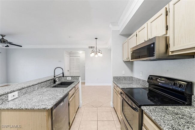 Building Photo - 11550 Villa Grand