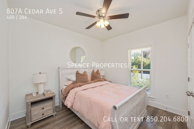 Building Photo - 807A Cedar Ave S