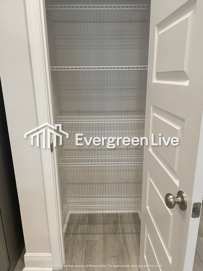 Building Photo - 9795 Fowler Ave