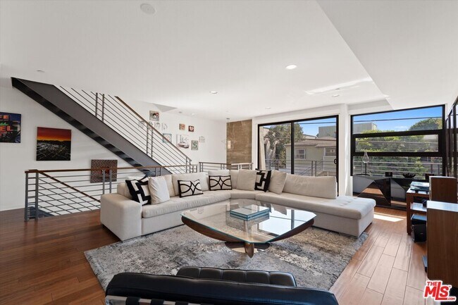Building Photo - 1410 Innes Pl