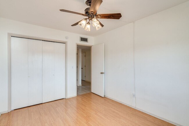 Building Photo - Great East Side Location 4 Bed/2 Bath Home