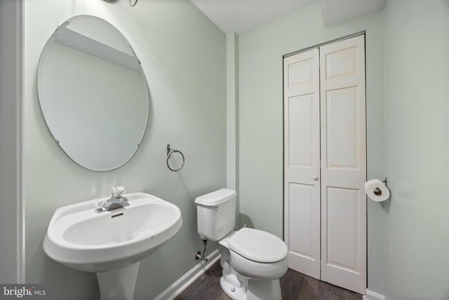 Building Photo - 2716 Mapleview Ct