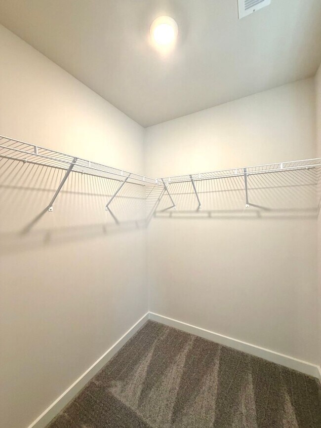 Building Photo - 1333 Gentry Dr