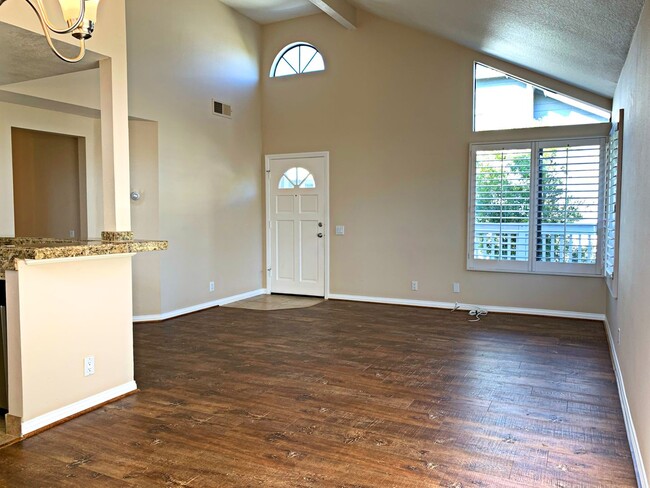 Building Photo - For Lease – Beautiful 2 Bed, 2 Bath Condo in Northwood Horizon | $3,195/month
