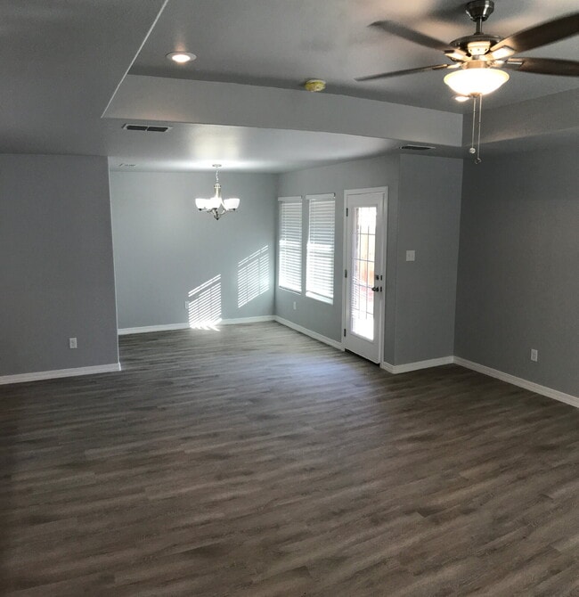 Building Photo - Wonderful 3 Bed 2 Bath in Willow Bend!