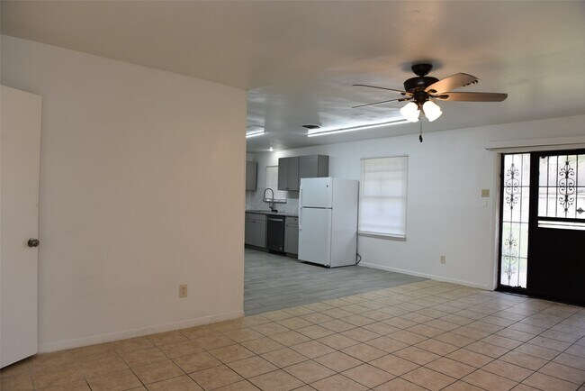 Building Photo - 6414 Grape St