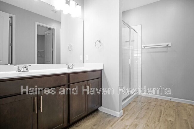 Building Photo - 183 Arlington Square Ct