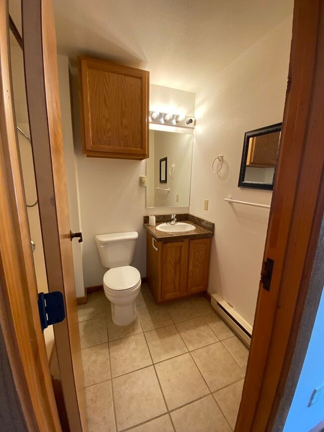 Building Photo - Pet Friendly (1 dog only) Ponds Studio