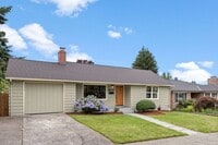 Building Photo - Air Conditioned Columbia City Bungalow