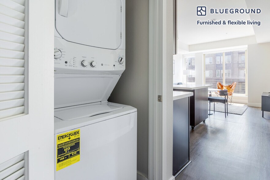 Building Photo - 545 San Antonio Rd