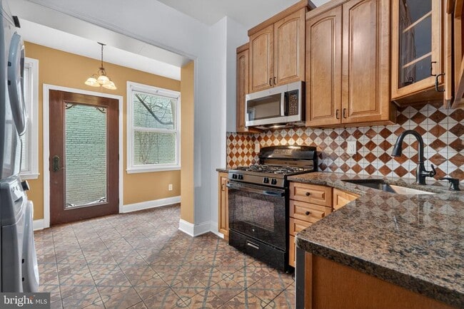 Building Photo - 1169 6th St NE