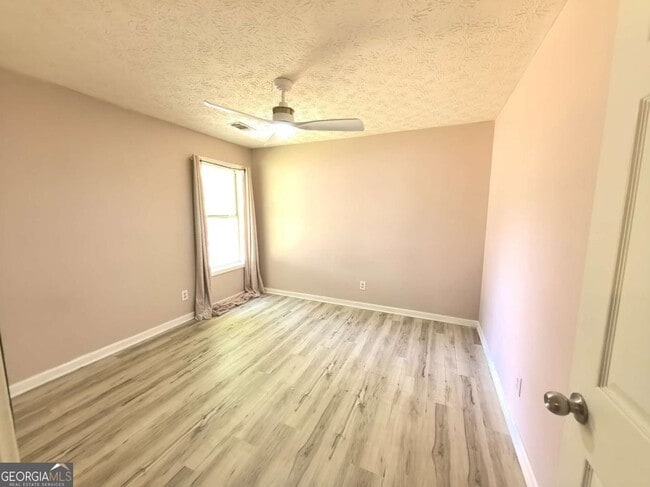 Building Photo - 2100 Racquet Club Cir NW