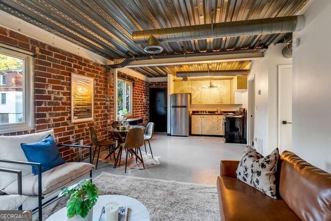 Building Photo - 15 Burbank Dr NW