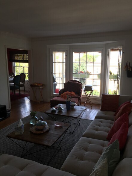 Primary Photo - 605 Midvale Ave
