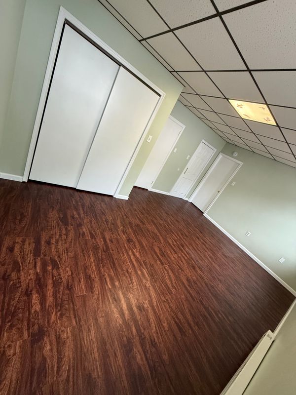 Building Photo - 132 E Main St