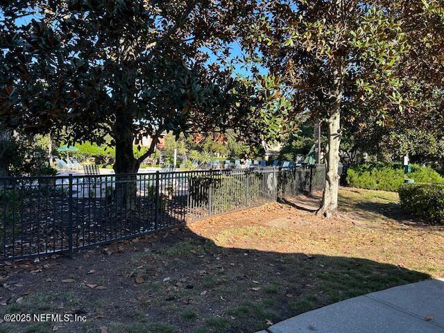 Building Photo - 570 Busch Dr