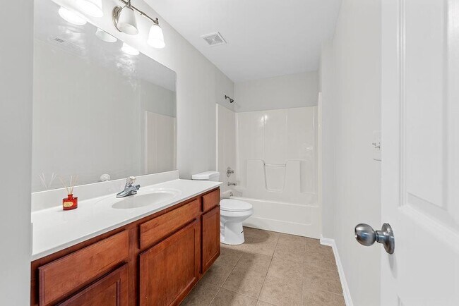 Building Photo - 3476 Harvest Ridge Ln NE