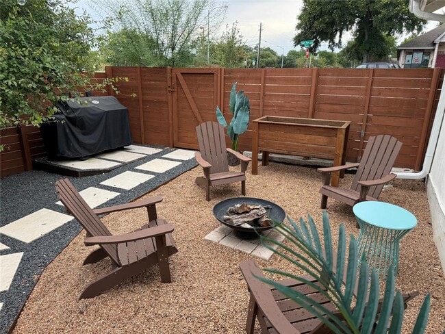 Building Photo - 2901 Glen Rae St