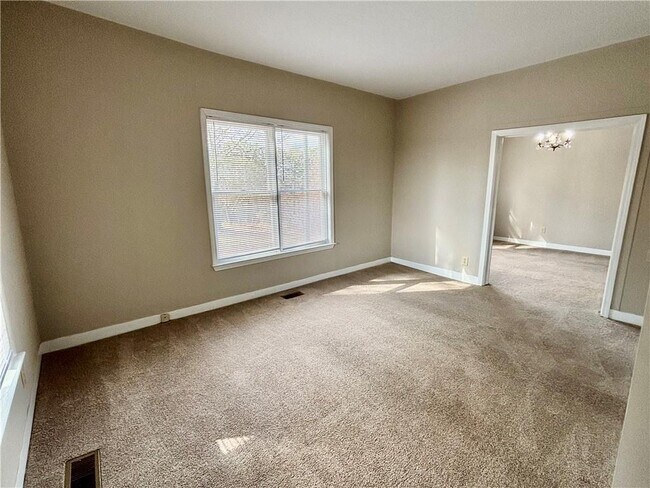 Building Photo - 3302 N Bogan Rd NE