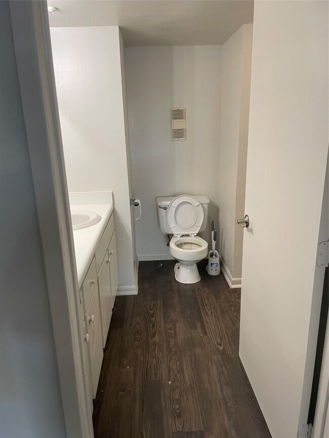 Building Photo - 8419 Hearth Dr