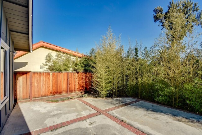 Building Photo - Single Family Home in the Heart of Santa Clara