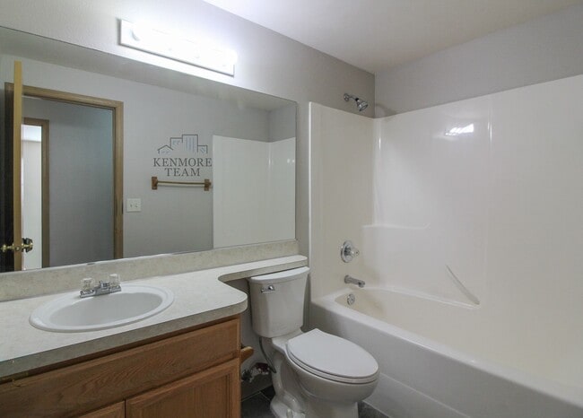 Building Photo - 5108 Montague Ln