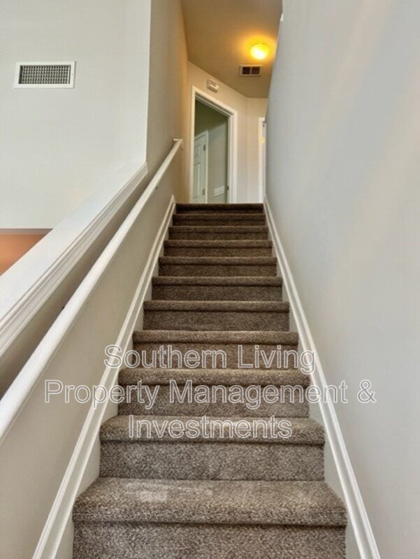 Building Photo - 8214 Drakeview Ct