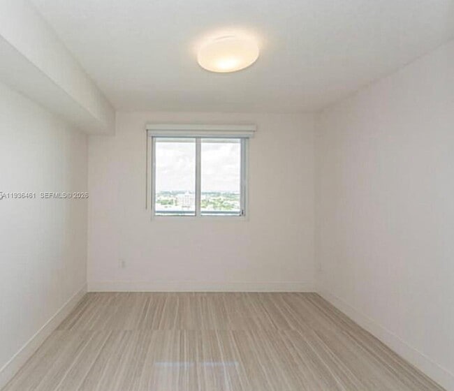 Building Photo - 600 NE 27th St