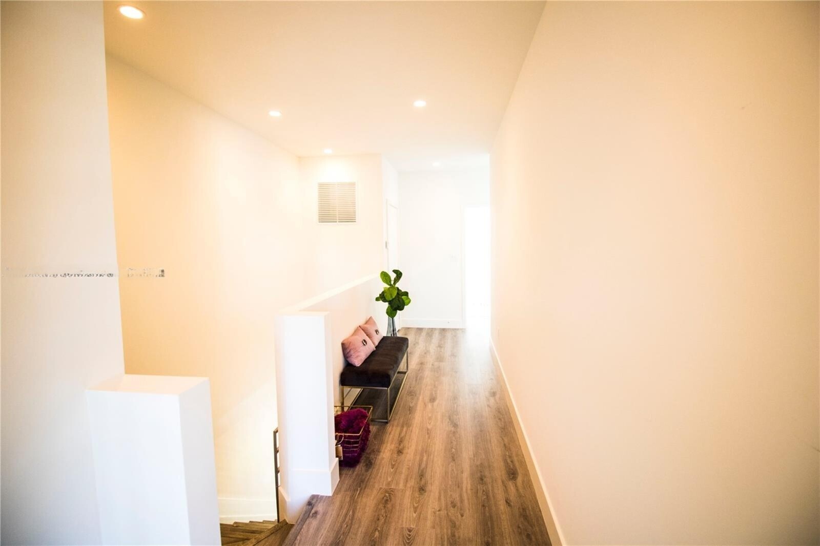 Building Photo - 2465 NE 135th St