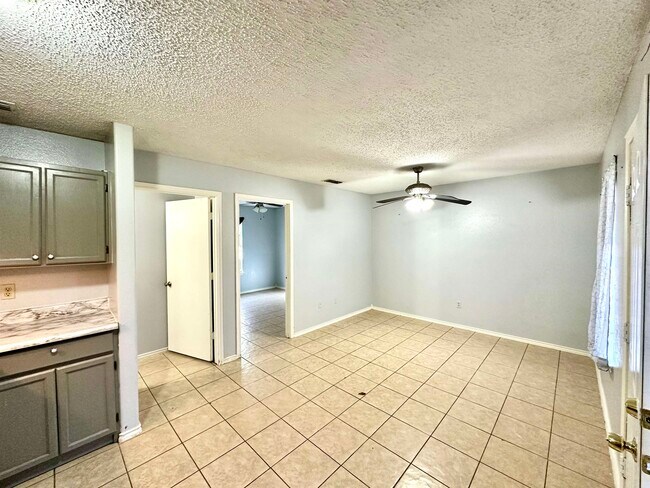 Building Photo - 311 Soria Dr