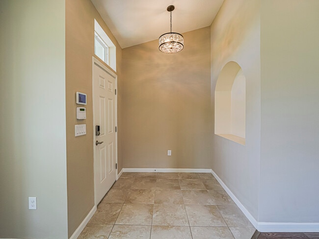 Building Photo - 1821 Berkshire Cir SW